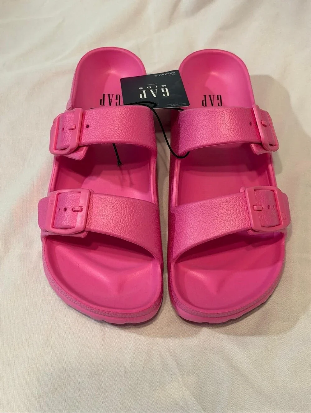 GAP vibrant pink